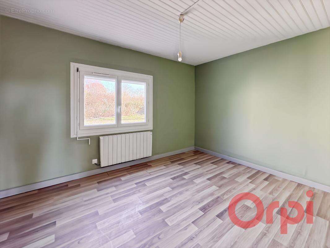 Maison à LA GUERCHE-SUR-L'AUBOIS