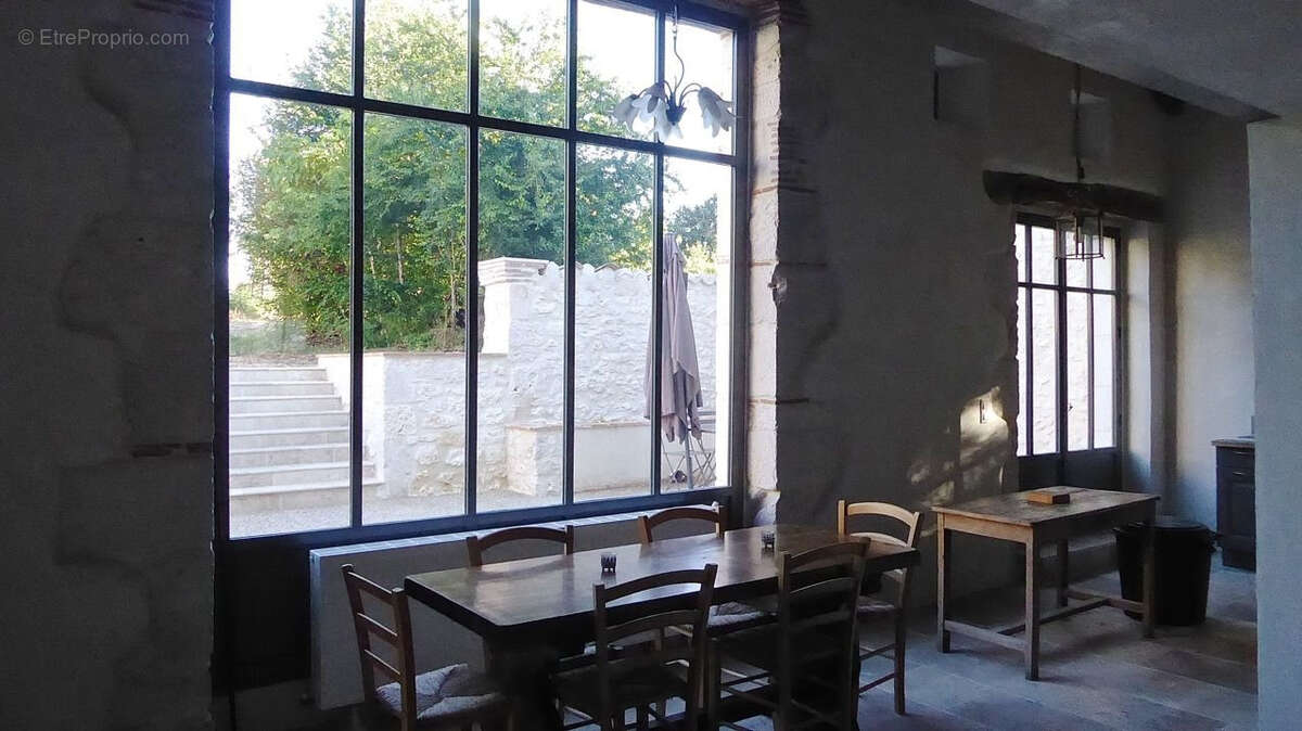 Maison à MONTAIGU-DE-QUERCY