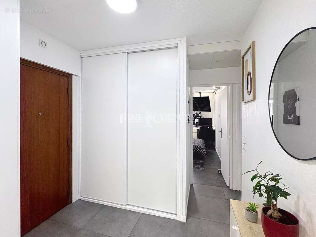 Appartement à VALLAURIS