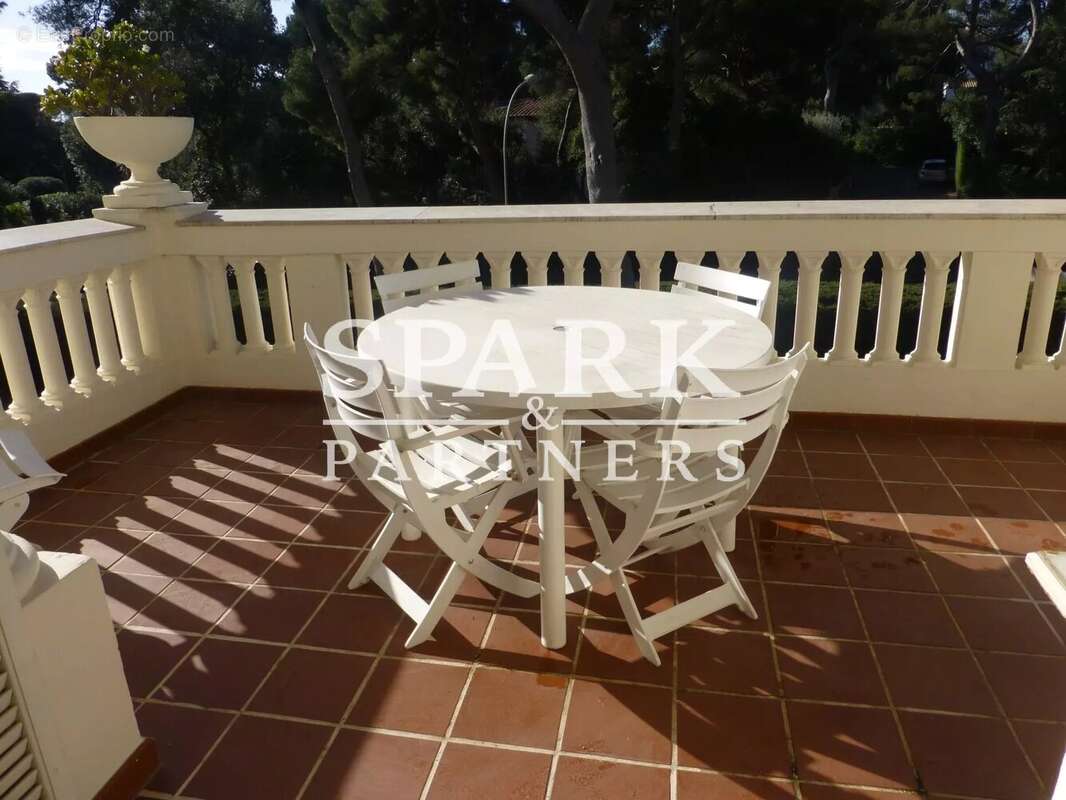 Appartement à ROQUEBRUNE-CAP-MARTIN