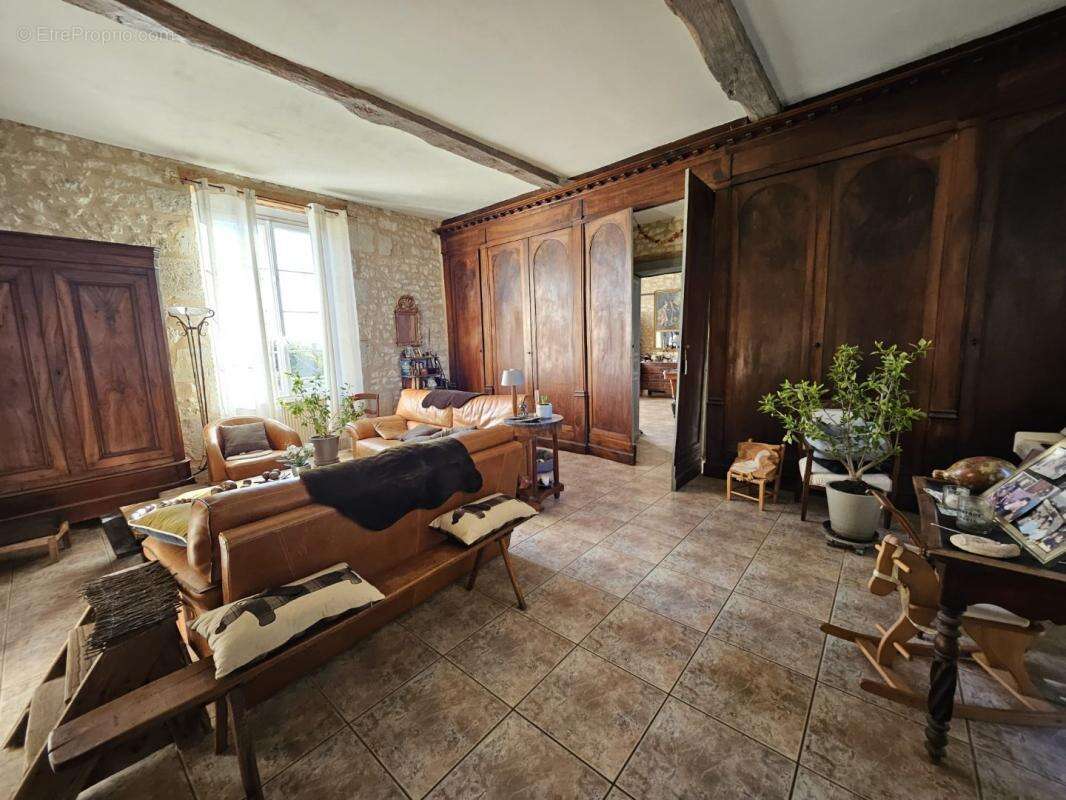 Maison à PINEUILH