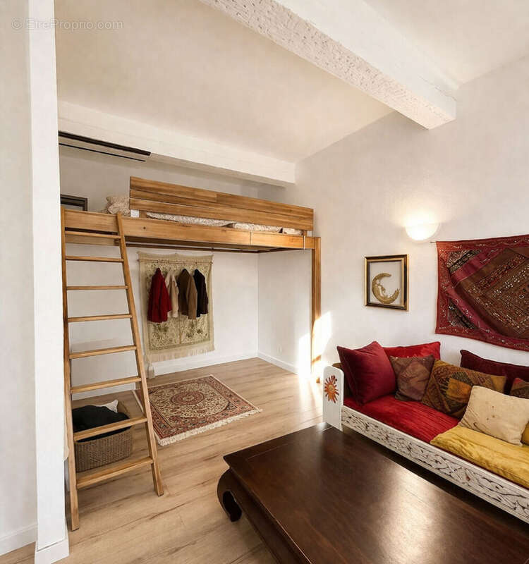 Appartement à MARSEILLE-2E