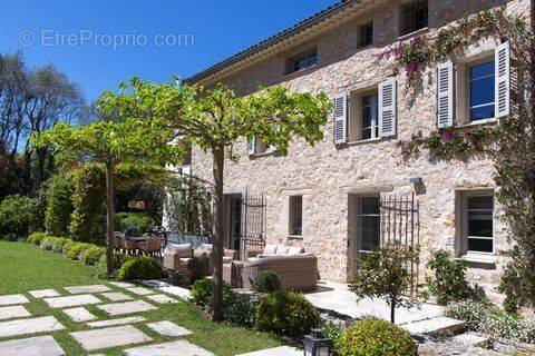 Maison à VALBONNE