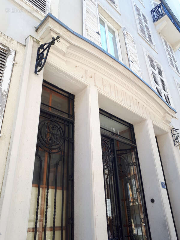 T2 de 32 m2 à fort potentiel dans une belle résidence avec une vue splendide - photo 13