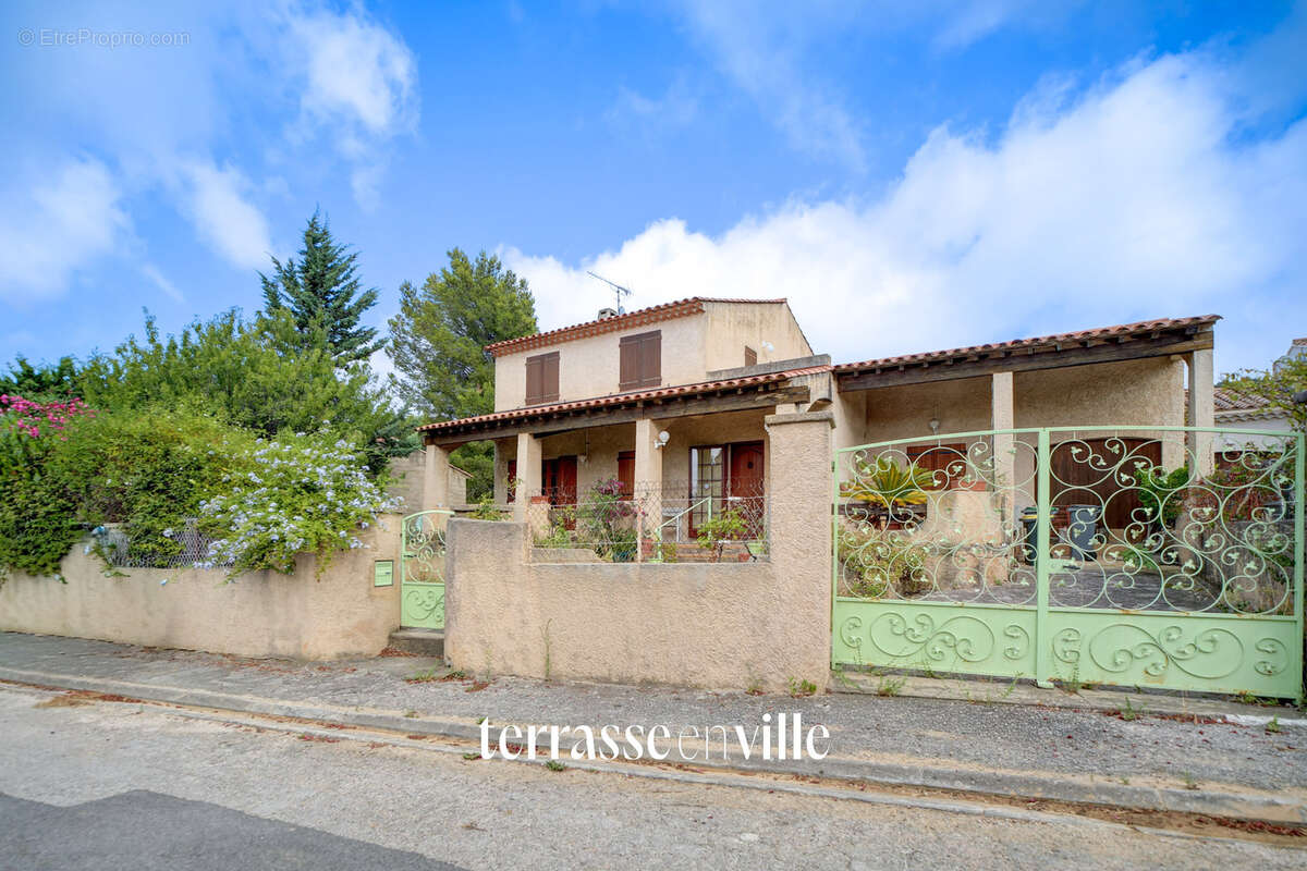 Saint cyr sur mer - super baumelles - maison t5 - proche mer - garage - 715000€ - photo 4