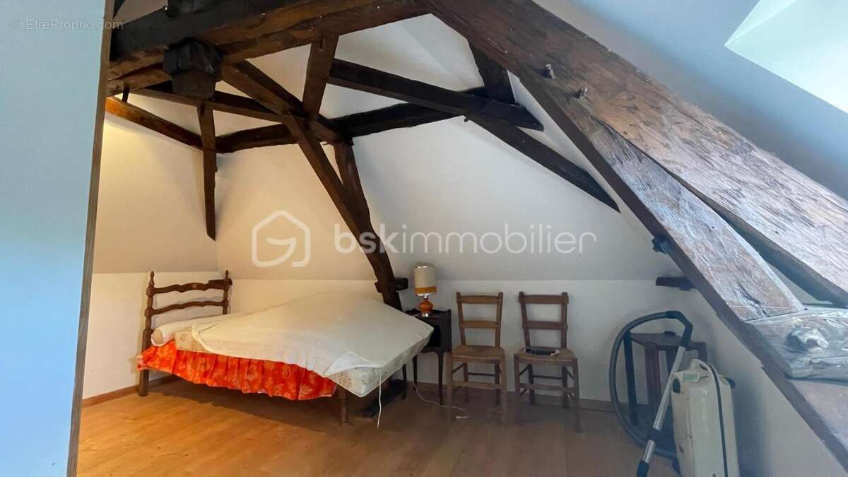 Maison à PRESSIGNAC-VICQ