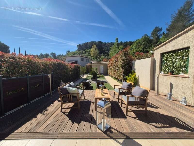 Maison à SOLLIES-VILLE