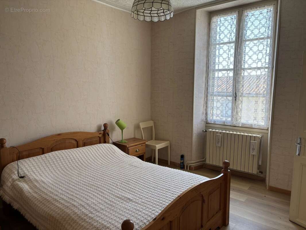 Maison à AUBETERRE-SUR-DRONNE