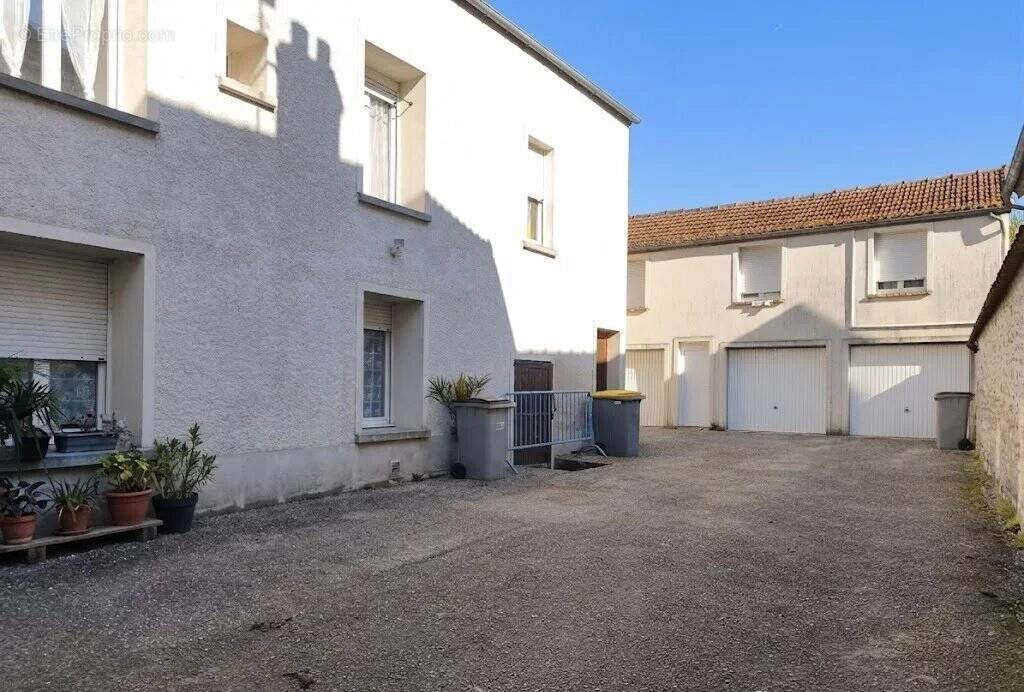 Appartement à LA FERTE-ALAIS