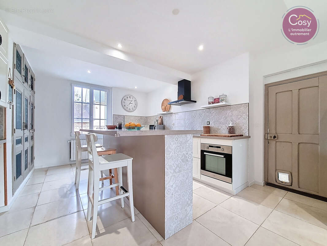 Maison à VIC-SUR-AISNE