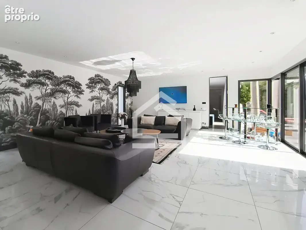 Le Haillan /  Propriété contemporaine de 260m2 aux volumes exceptionnels, piscine et intimité absolue - photo 9