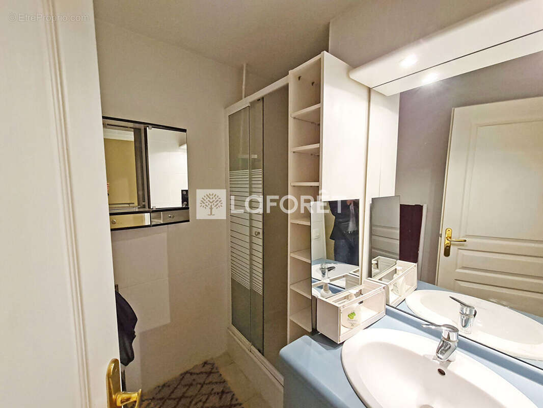 Appartement à SAINT-MARTIN-D'HERES