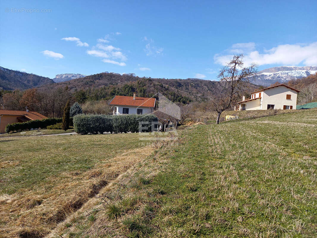 Terrain 753m² à sigoyer - photo 3