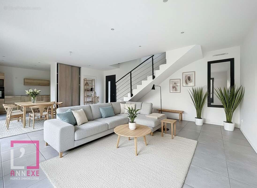 Maison 91 m² à Cailloux-Sur-Fontaines  - photo 2