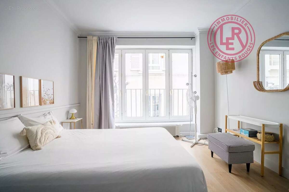 Appartement à PARIS-10E