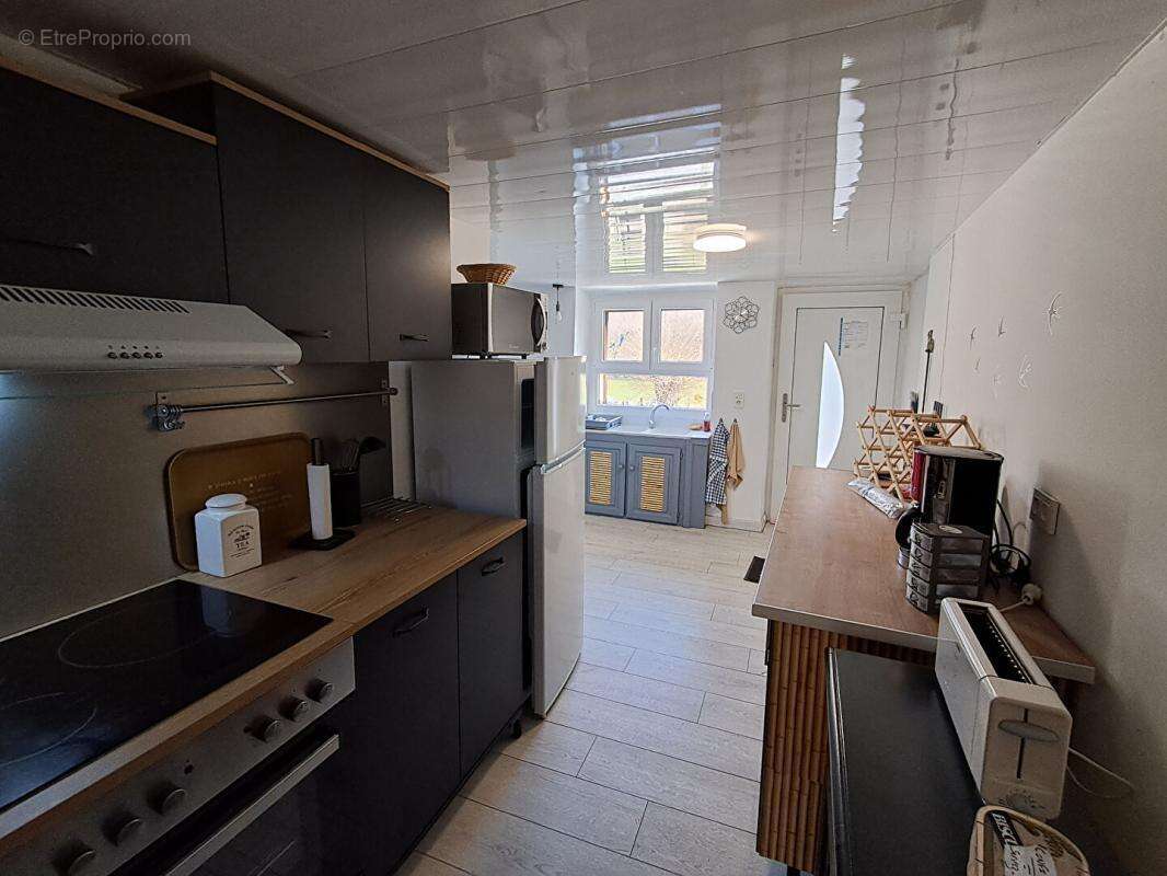 Maison à COLOMBIER