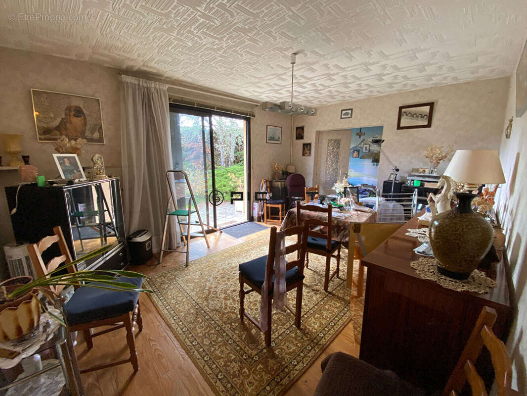 Maison à COUTRAS