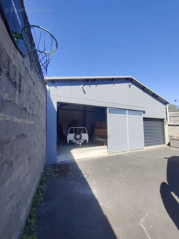 Local 280 m2 saintes rd - photo 2