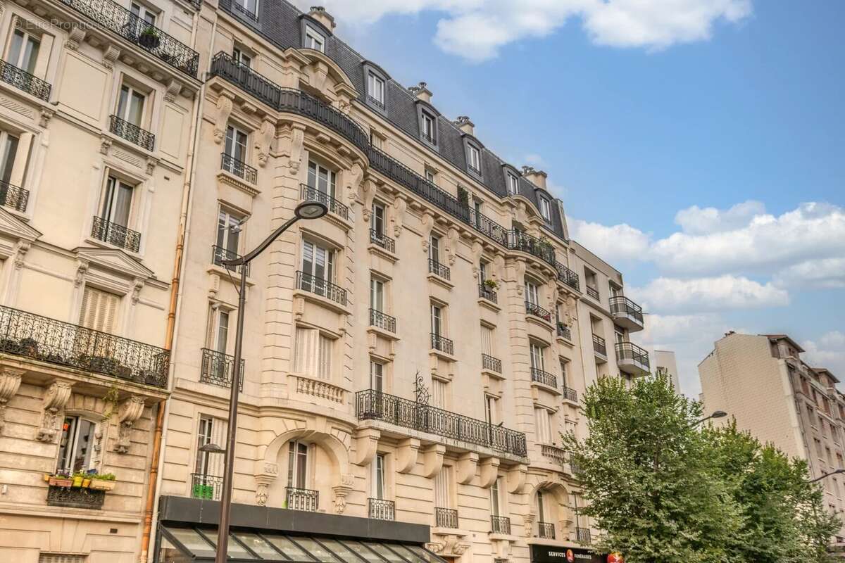 Appartement à PARIS-17E