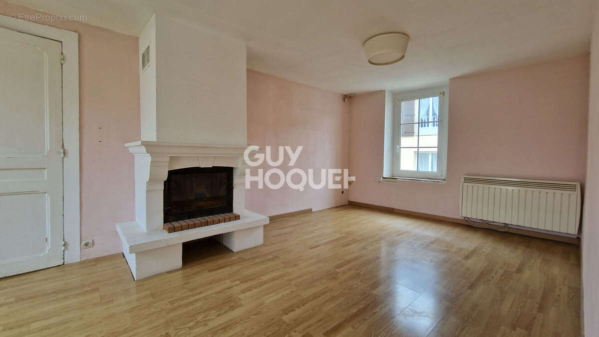 Maison à LE COUDRAY