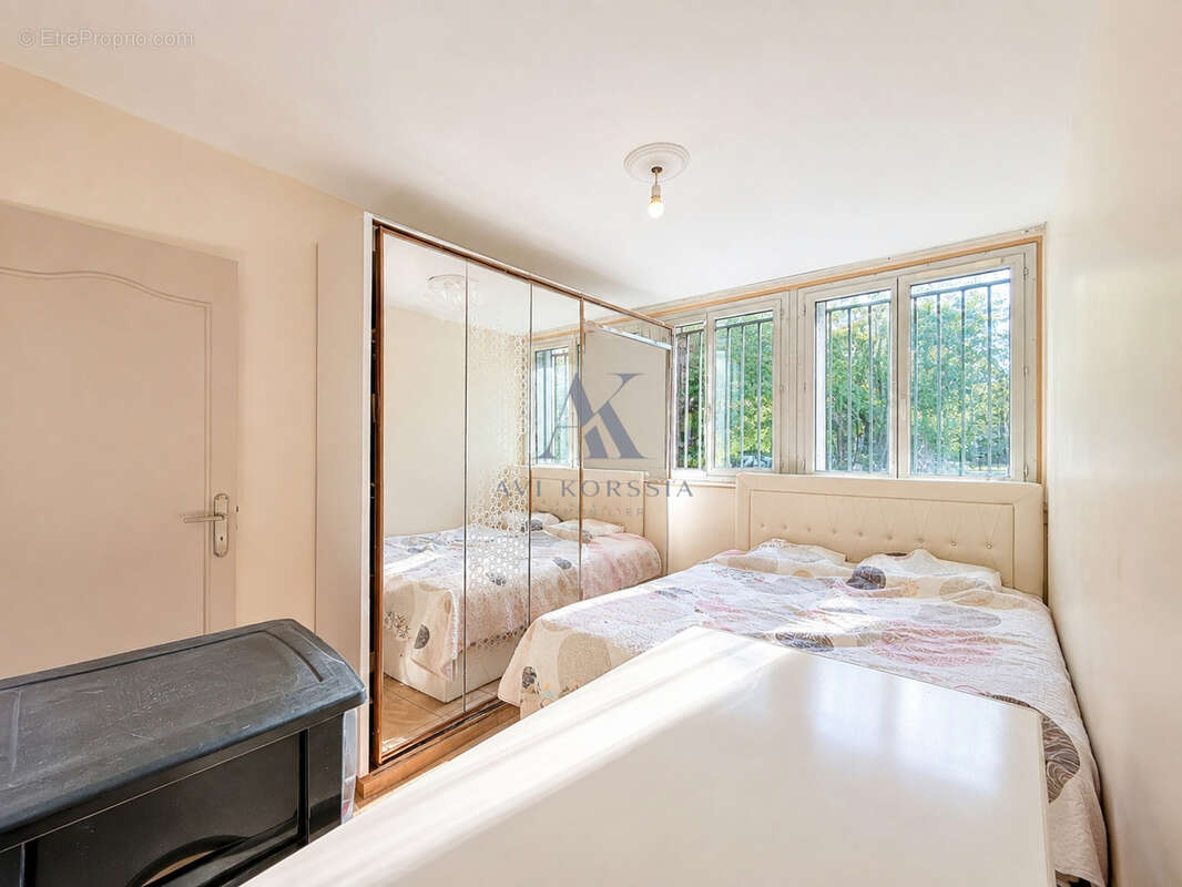 Saint-Priest   Appartement T4 lumineux avec parking et cave - photo 4