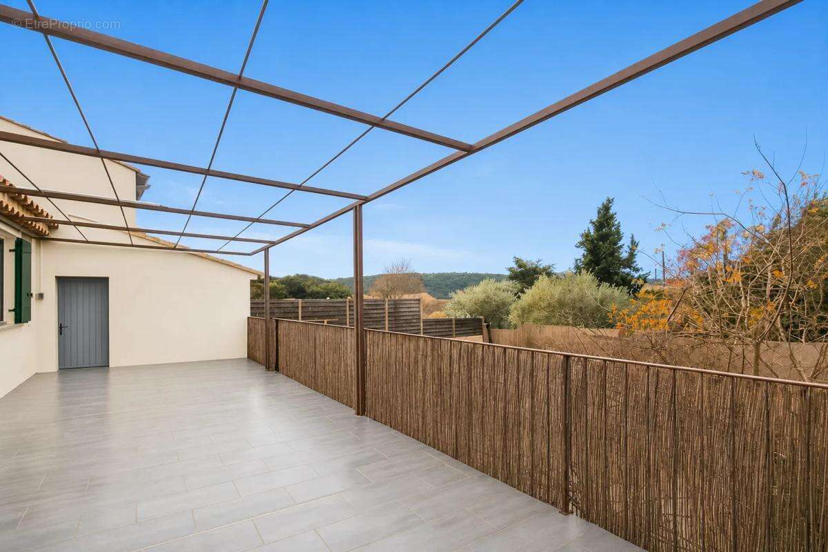 Maison moderne avec jardin et piscine - photo 3