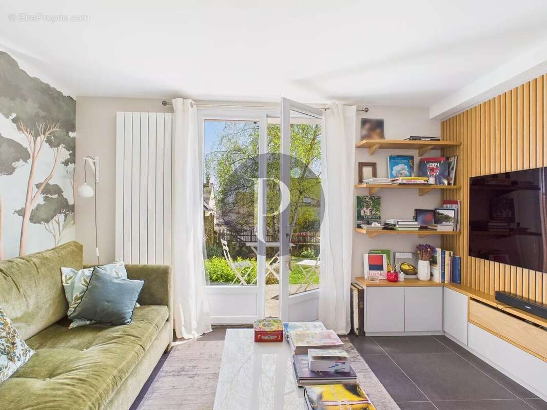 Maison à VERRIERES-LE-BUISSON