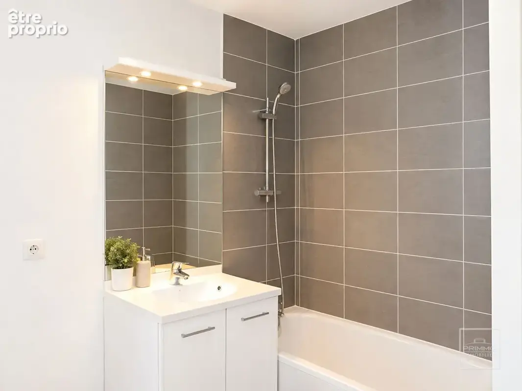Vaugneray - Appartement T3  62 M² avec terrasse - photo 5