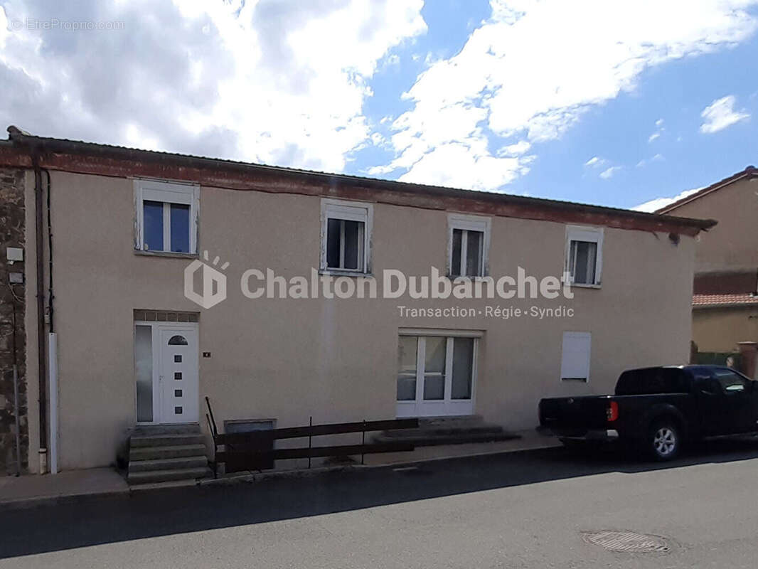 Maison à VIOLAY