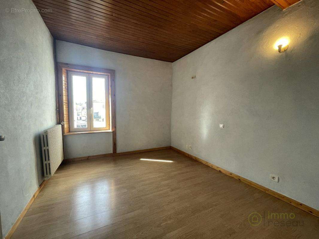 Maison à MOZAC