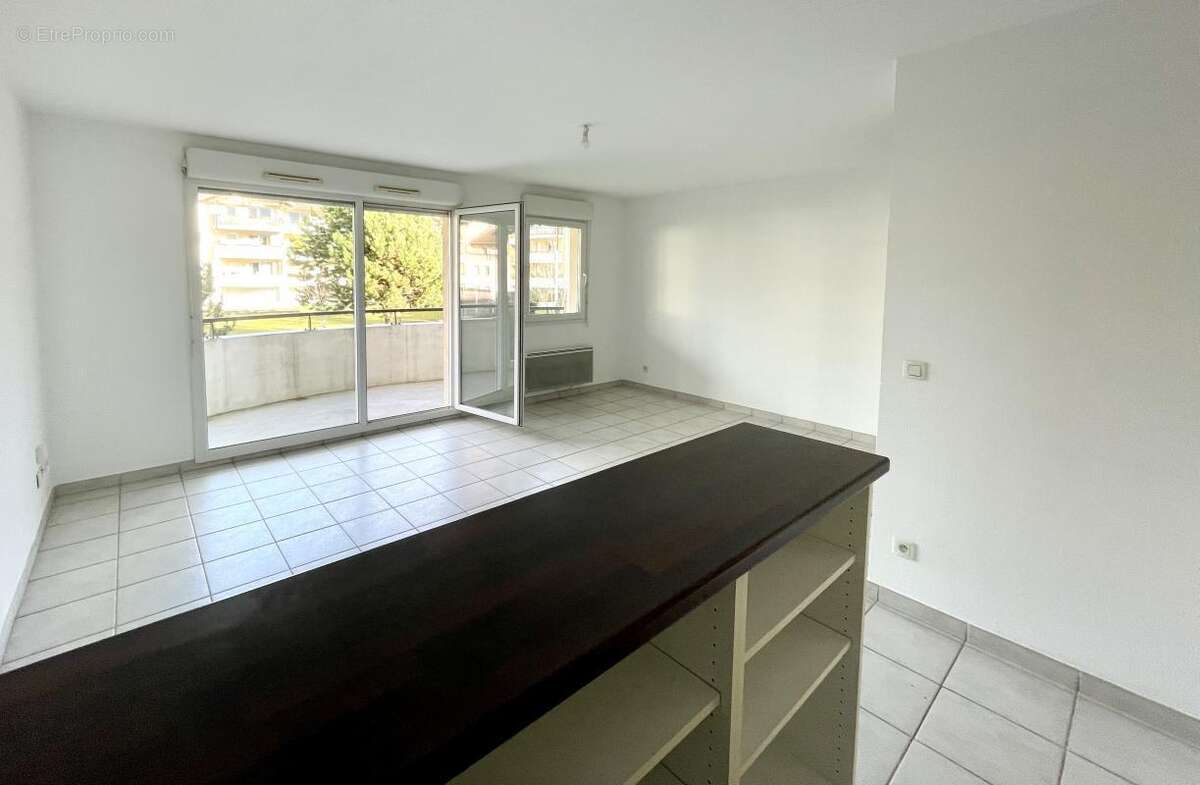 Appartement à VETRAZ-MONTHOUX