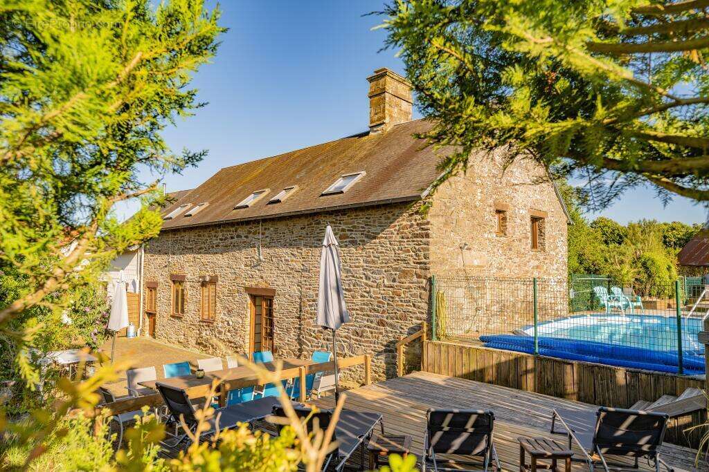 Maison à SAINT-HILAIRE-DU-HARCOUET