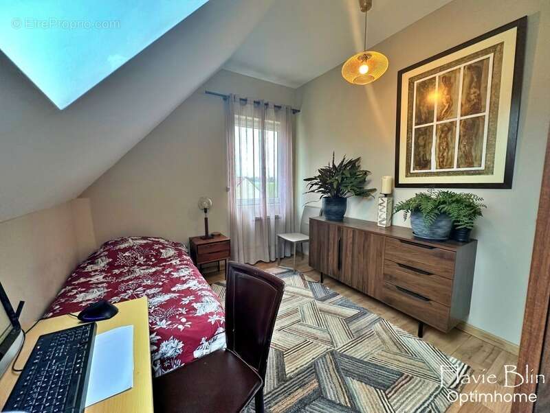 Maison à NEAUPHLETTE