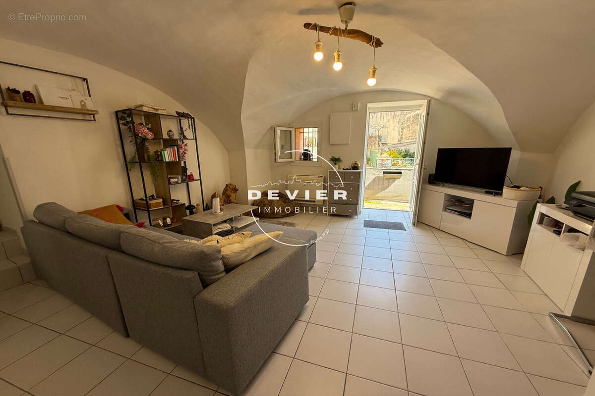 Appartement à SAINT-GENIES-DES-MOURGUES