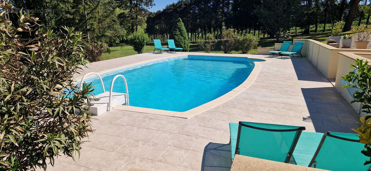 Maison à SAUVETERRE