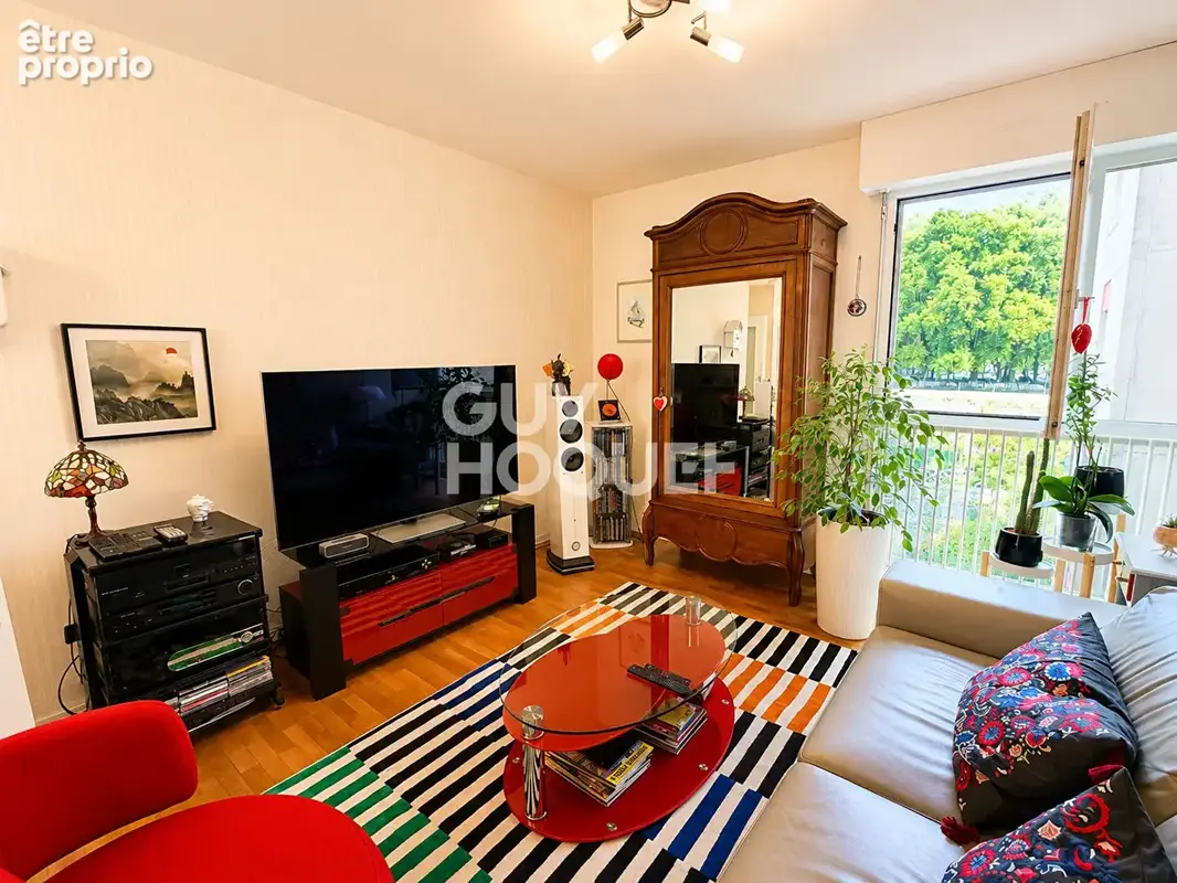 BESANÇON - Appartement T3 de 82.8 m²  Balcon avec vue sur le Doubs - Calme - Parking - Proche Boucle - photo 6