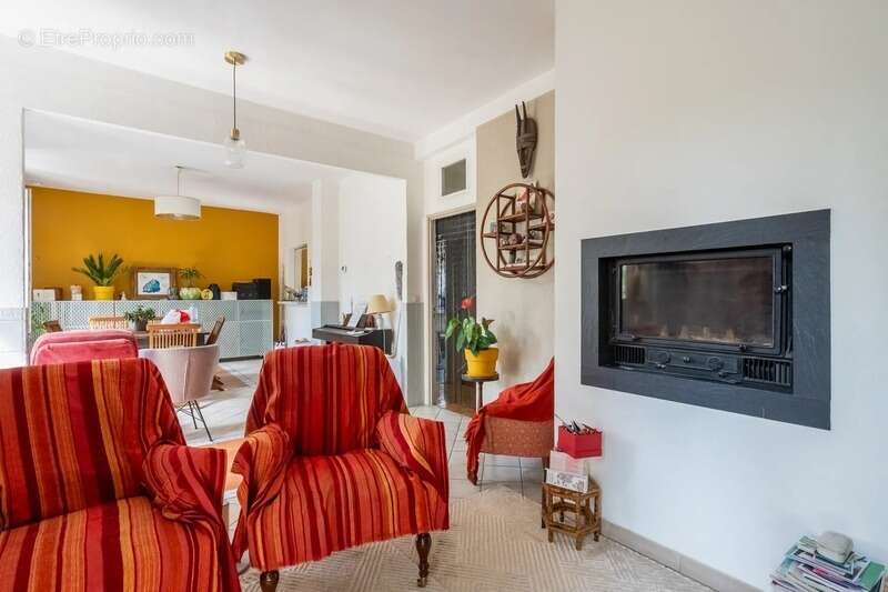 Maison à vendre 9 pièces AUBERVILLIERS (93) - photo 3