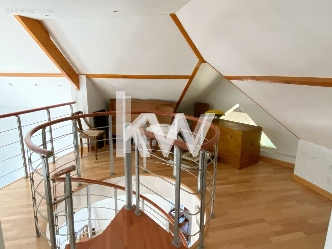 Maison 106 m² à Saint-Remy-L'honore  - photo 9