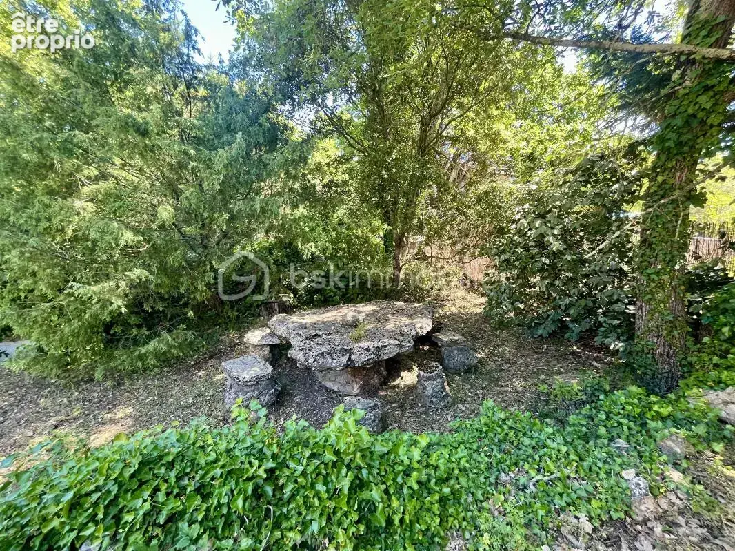 Charme de la pierre – 169 m² – St Paul En Forêt - Cadre exceptionnel au calme absolu - photo 8