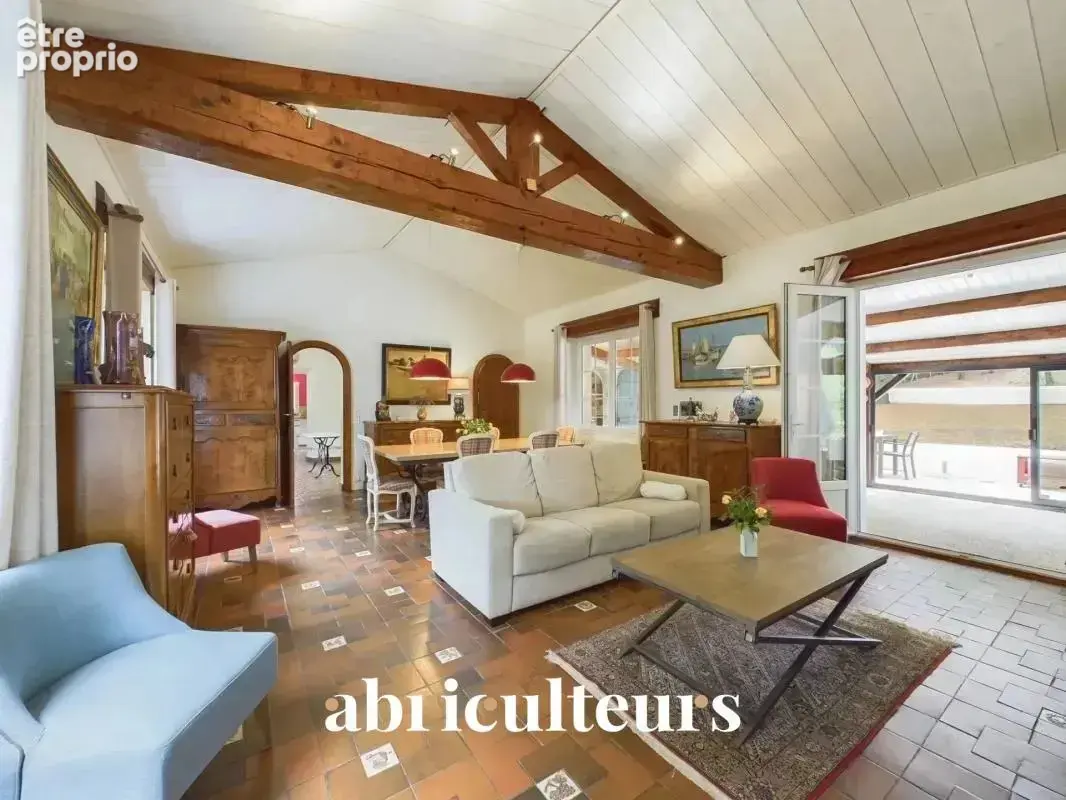 Grande villa de 200m² en front de mer  Très belle parcelle aux multiples possibilités en vente à L'Épine (85740) - photo 3