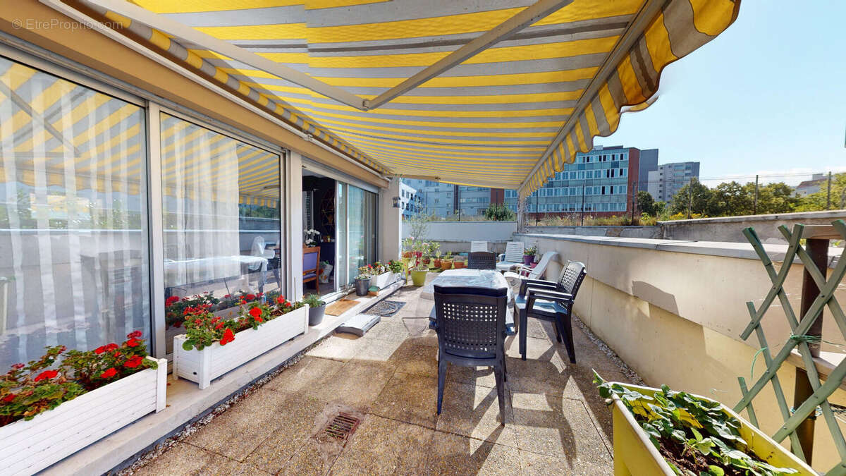 Appartement à PARIS-19E