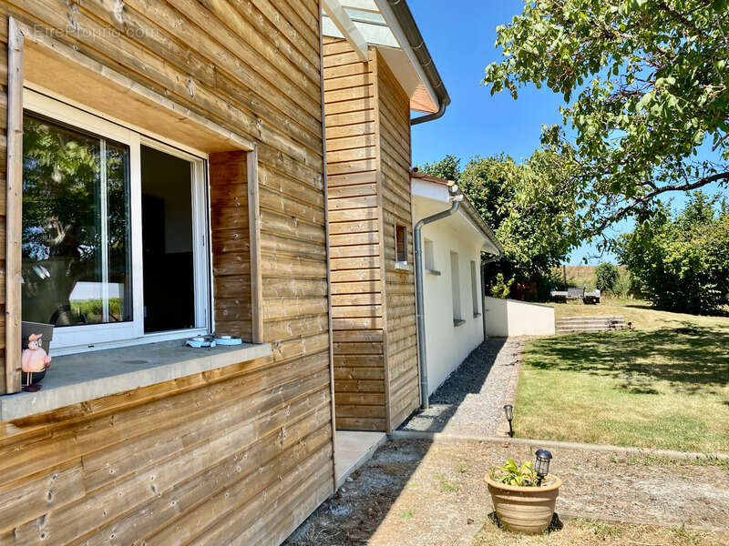 Maison à ESCOUSSANS