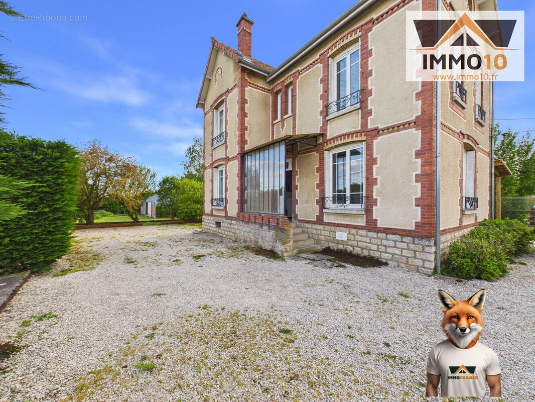 Maison à MONTIERAMEY