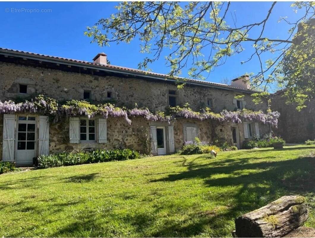 Maison à MAZEROLLES