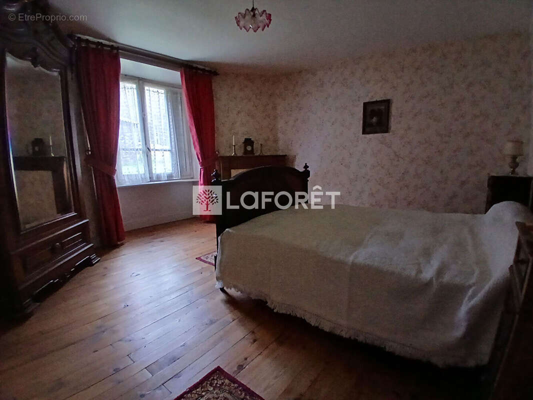 Maison à FERRIERES-SAINT-MARY