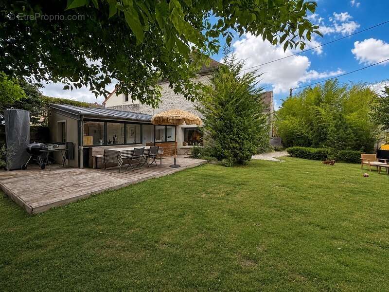 Mont-l'Évêque – Maison de caractère de 135 m² avec jardin, à seulement 4 minutes de Senlis - photo 2