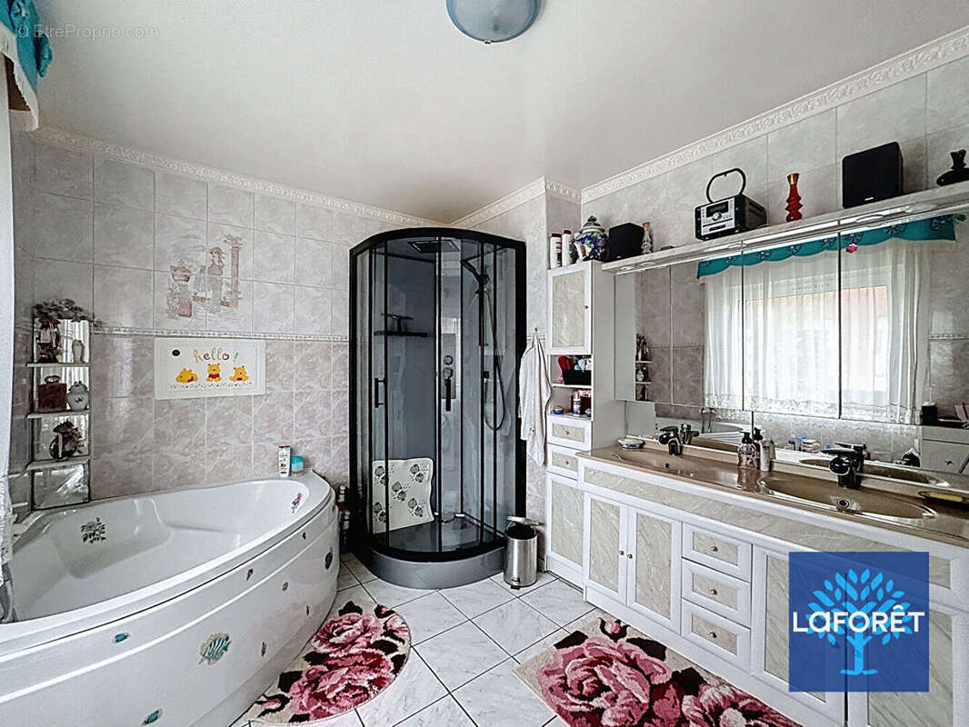 Maison à FACHES-THUMESNIL