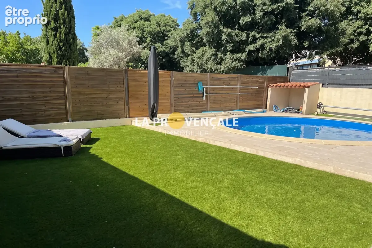 Maison 112 m² à Greasque  - photo 2