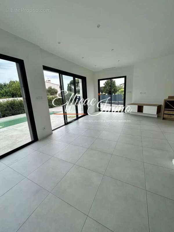 Magnifique villa 3 faces avec piscine et garage - photo 4