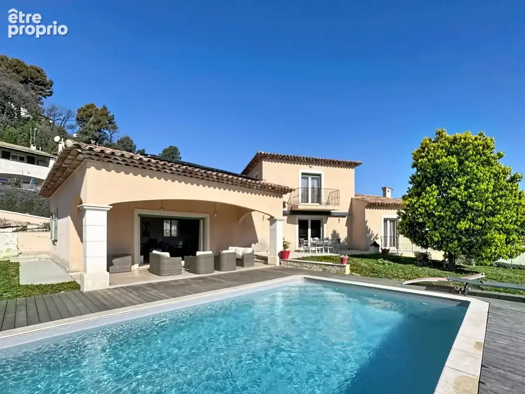 Maison à CARROS